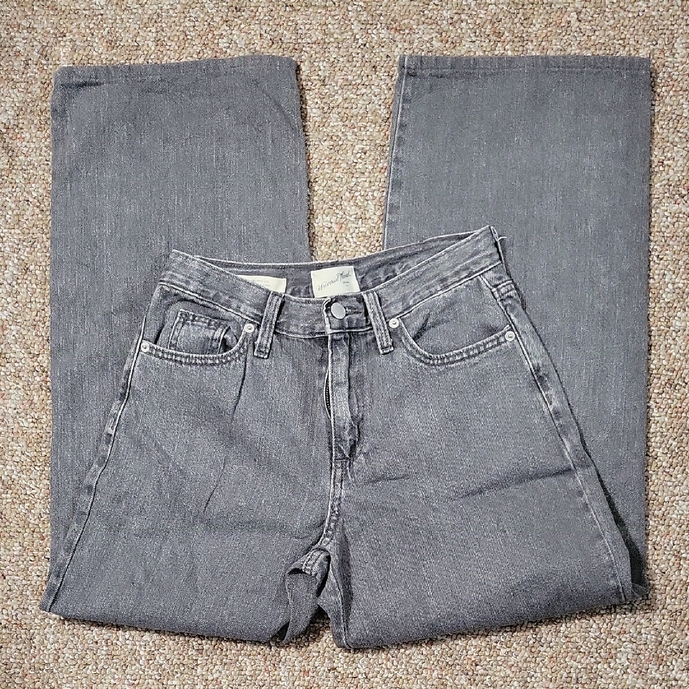 Universal Thread High Rise Wide Leg Jeans. Size 2/26,R